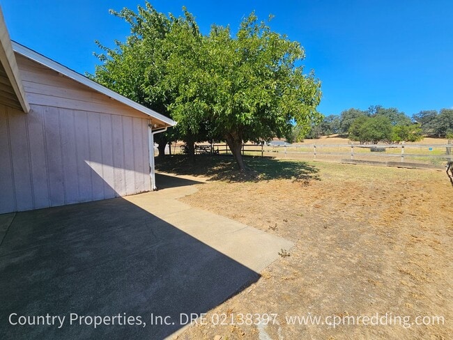 Building Photo - 12183 Dry Creek Rd