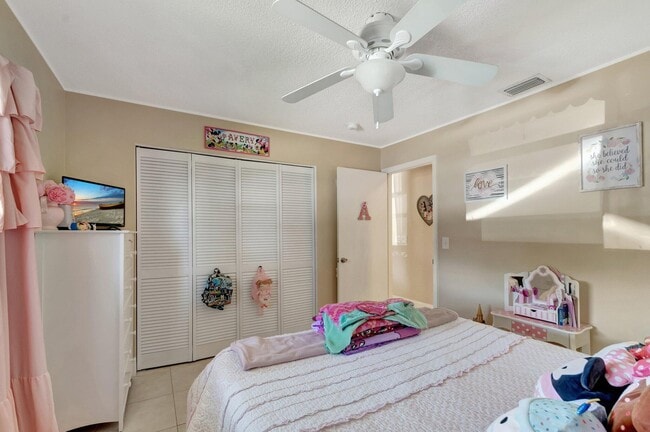 Building Photo - 2305 Lowson Blvd