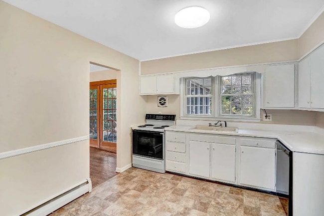 Building Photo - 150 Rothenburgh Rd