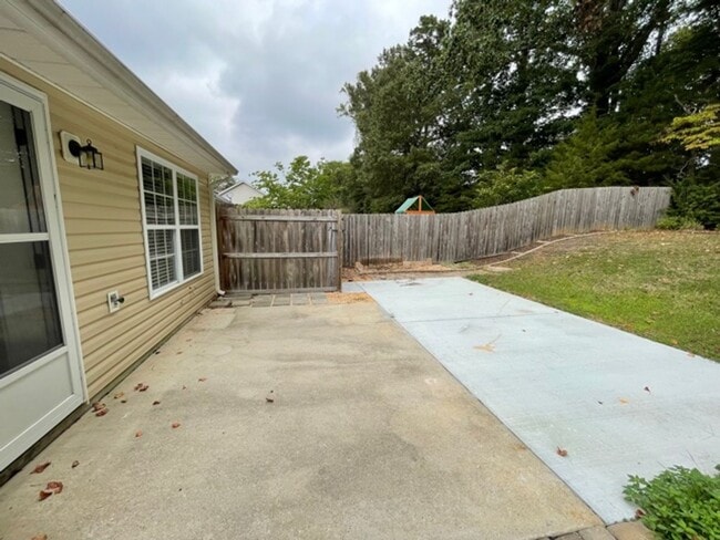 Building Photo - Whitsett / Walnut Crossing