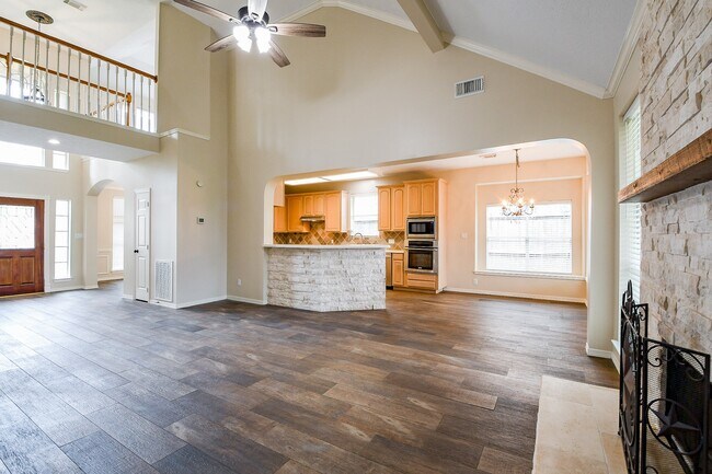 Building Photo - 241 Blue Hill Dr