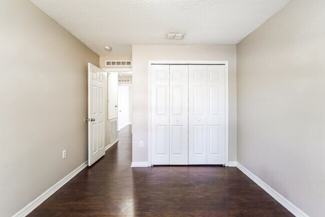 Building Photo - 2688 Whispering Trails Dr