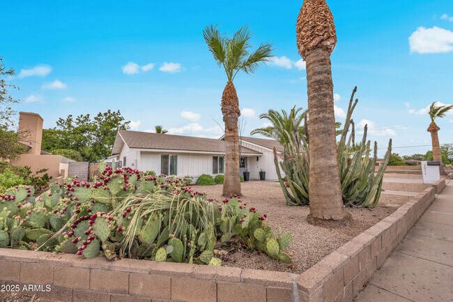 Building Photo - 2011 E Gary Cir