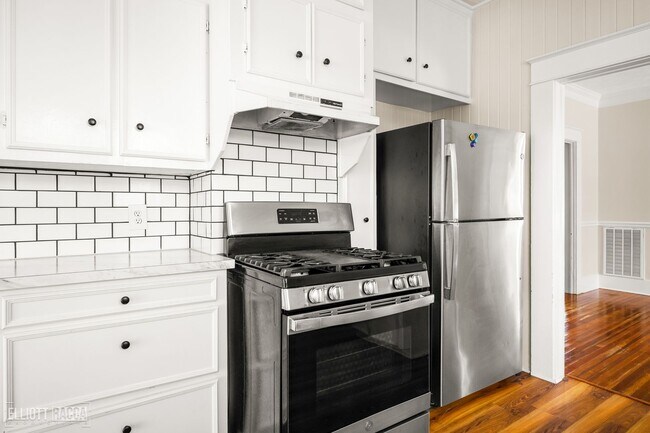 Building Photo - 2301 Hill St