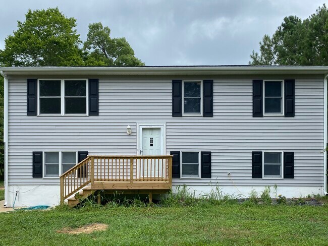 Building Photo - 18404 Chestnut St