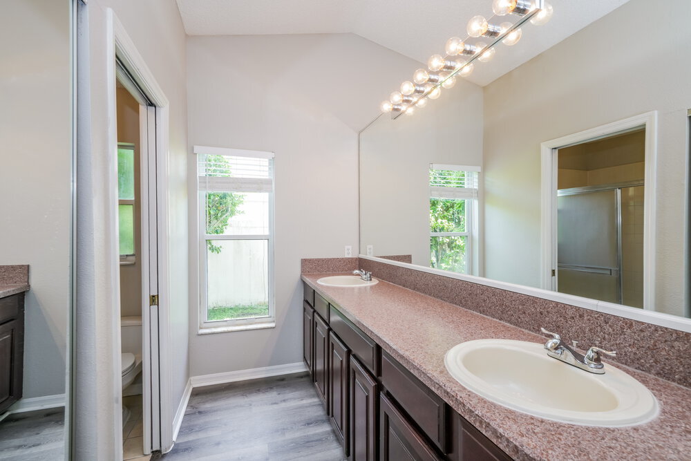 Building Photo - 9233 Buena Mesa Dr