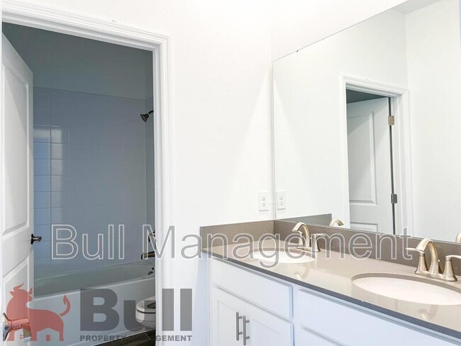 Building Photo - 11549 Rhyme Ave