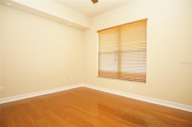 Building Photo - 4922 Sandy Brook Cir