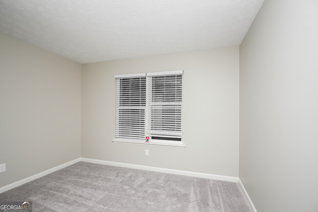 Building Photo - 2725 Wildflower Ln SW