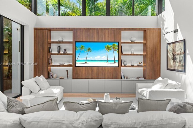 Building Photo - 3306 NE 16th St