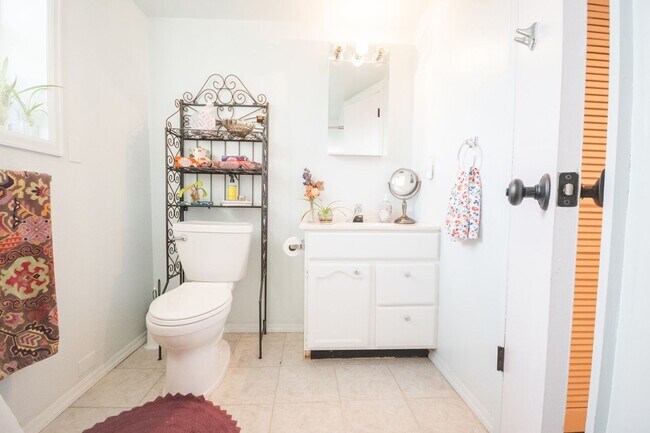 Building Photo - BEAUTIFUL 4 BEDROOM / 3 BATH HOME IN LAFAY...