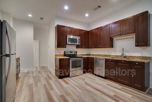 Building Photo - 5513 Victor St