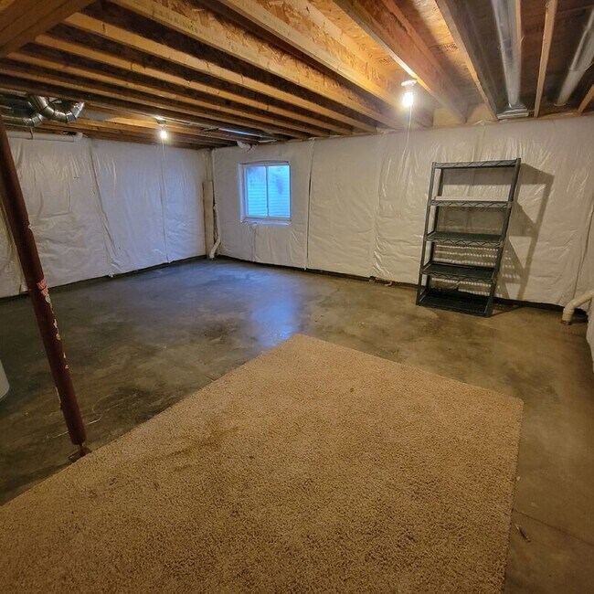 Building Photo - 4808 NE Michael Dr