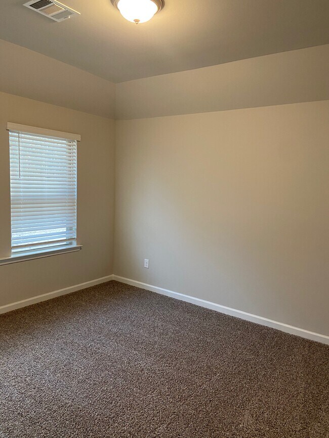 Building Photo - 13356 Isabella Blvd