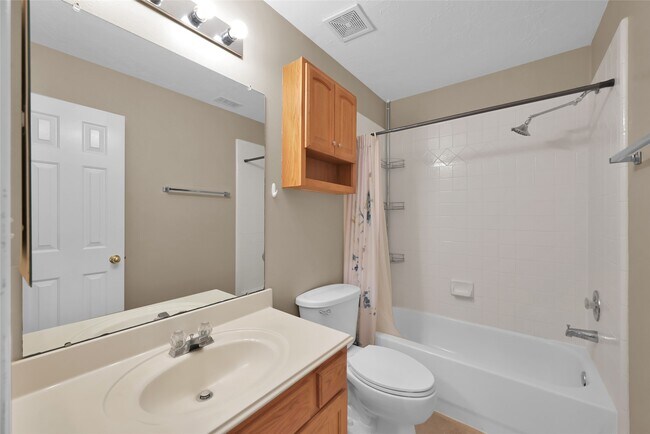 Building Photo - 710 Moonwalk St