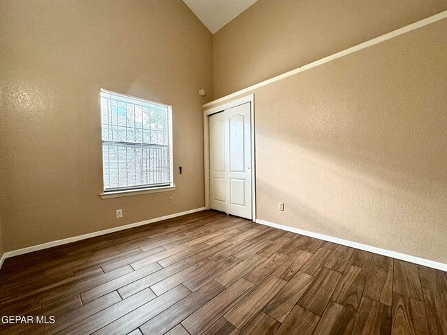 Building Photo - 12146 El Greco Cir