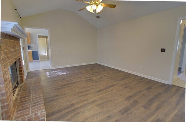 Building Photo - 809 Barrington Dr