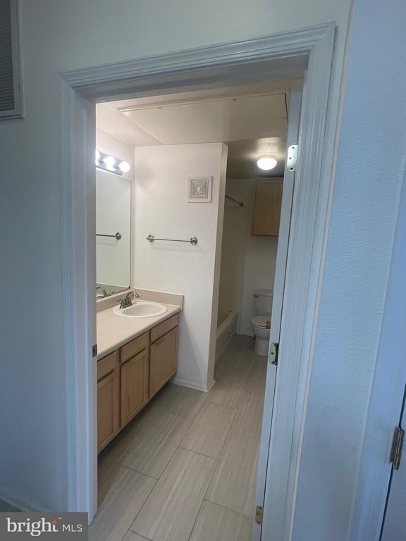 Building Photo - 1530 Spring Gate Dr.