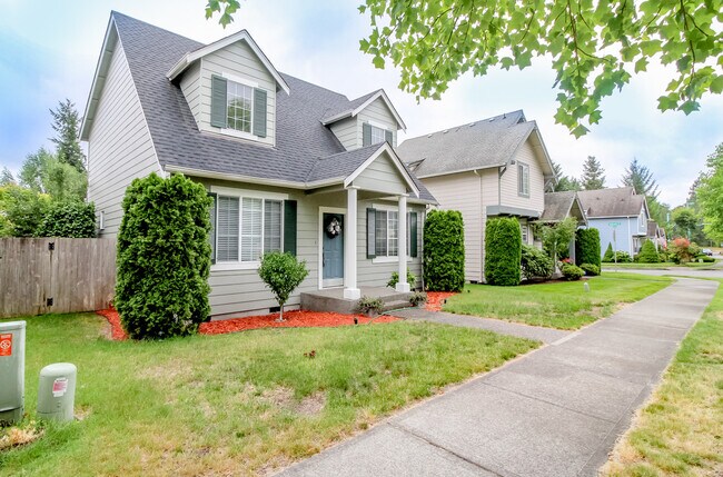 Building Photo - Beautiful Home on Bob's Hollow