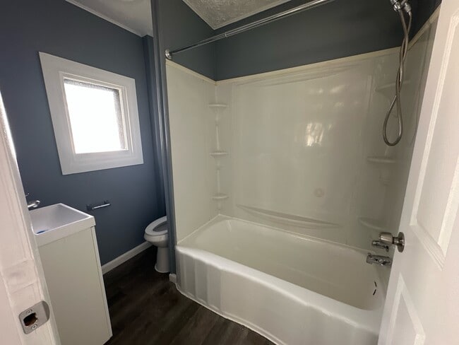 Building Photo - 1430 Gross Ave NE