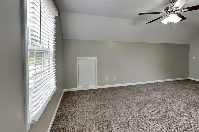 Building Photo - 74 Woodsfield Ln