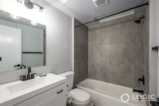 Building Photo - 42 W 500 N