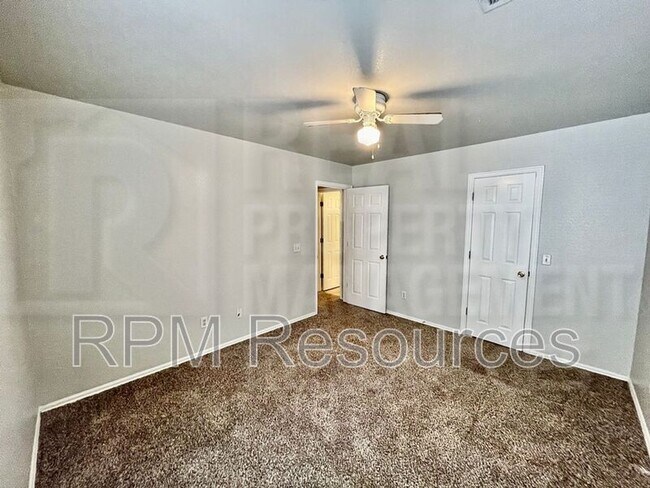 Building Photo - 307 Colony Dr