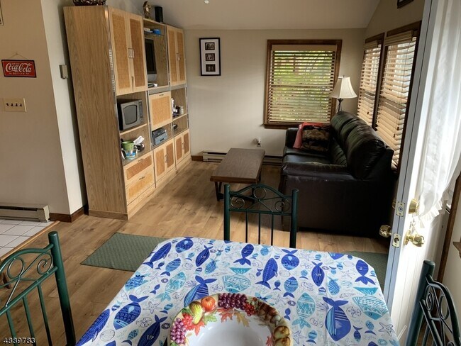 Building Photo - 703 N Lake Shore Dr