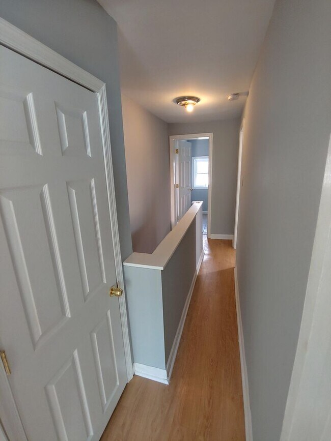 Building Photo - Gorgeous Point Breeze 2 bedroom house-