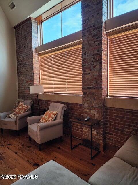 Building Photo - 307 N Main St