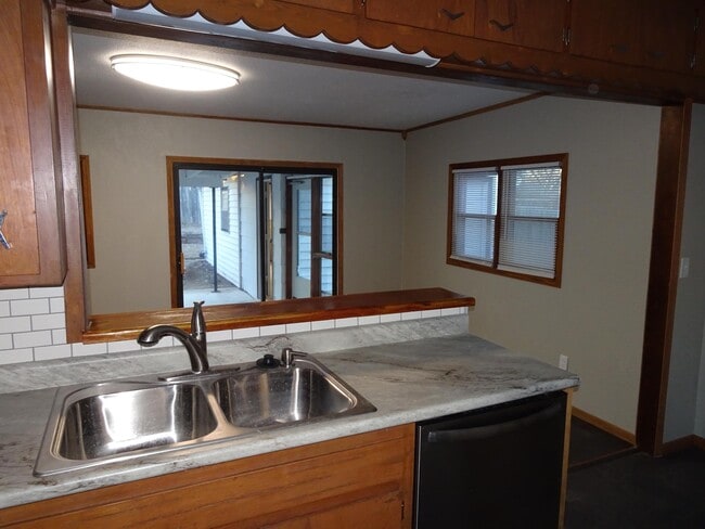 Building Photo - 6539 Kerman Dr