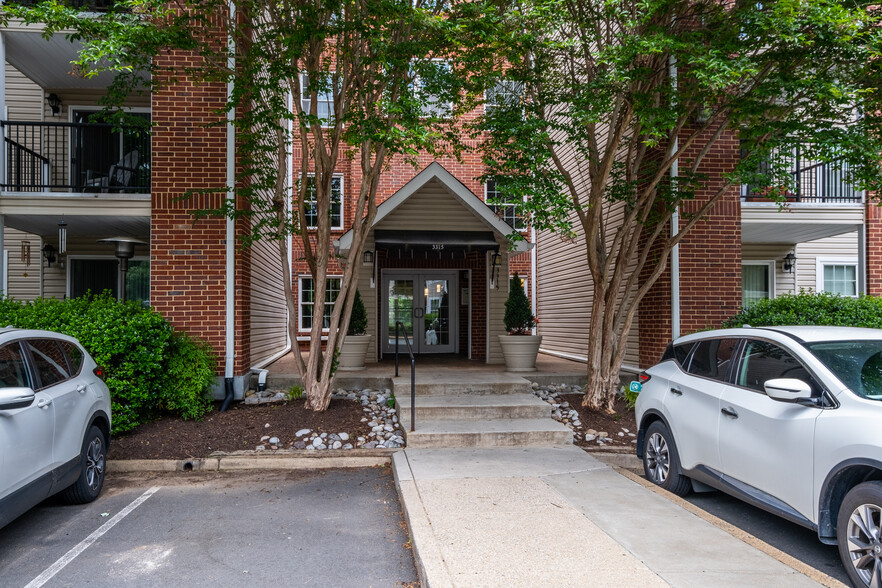Building Photo - 3313 Wyndham Cir