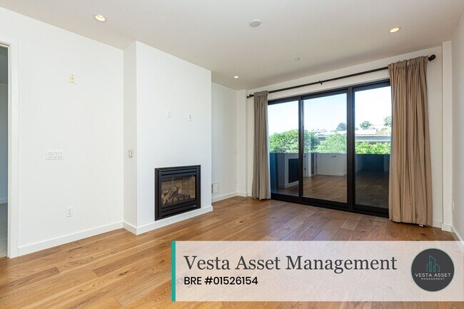 Building Photo - Welcome Home to Dogpatch's Finest