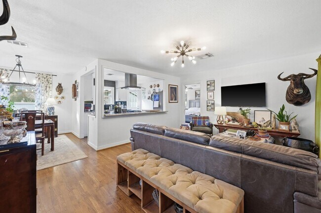 Building Photo - Charming 3/2/2 in Midway Hollow Coming Soon