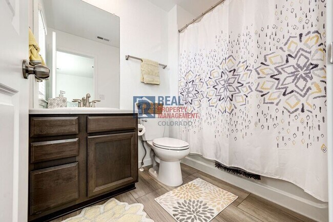 Building Photo - 960 S De Gaulle Ct