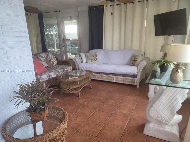 Building Photo - 1624 NE Orion St