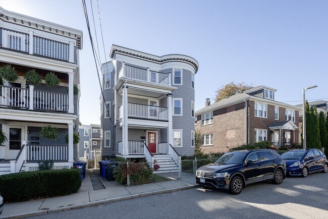 Building Photo - 65 Beaumont St
