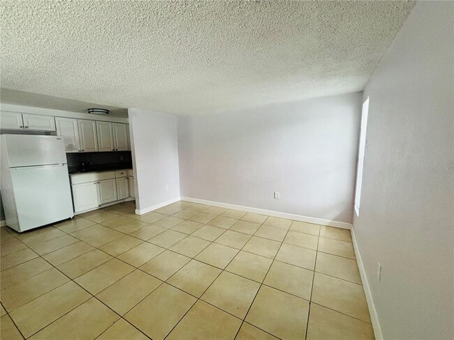 Building Photo - 1310 Lexington Ct