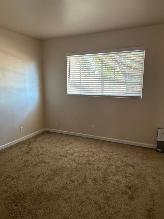 Building Photo - Corner Lot Home