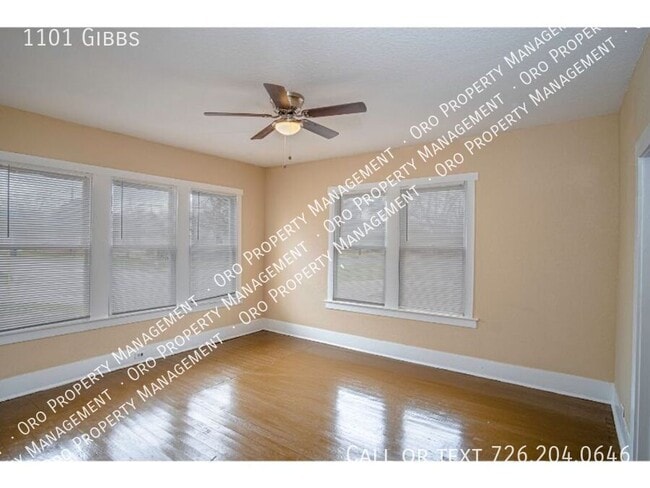 Building Photo - 1101 Gibbs-