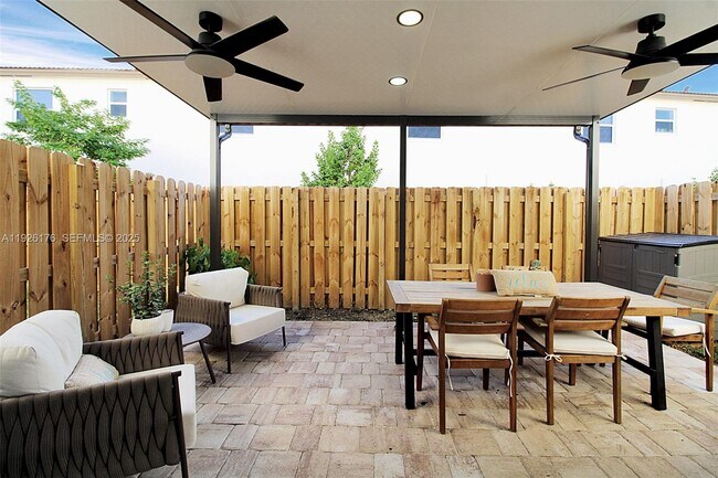 Building Photo - 2873 SE 24th Ct