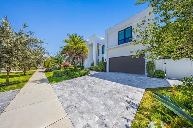 Building Photo - 2001 Marietta Dr