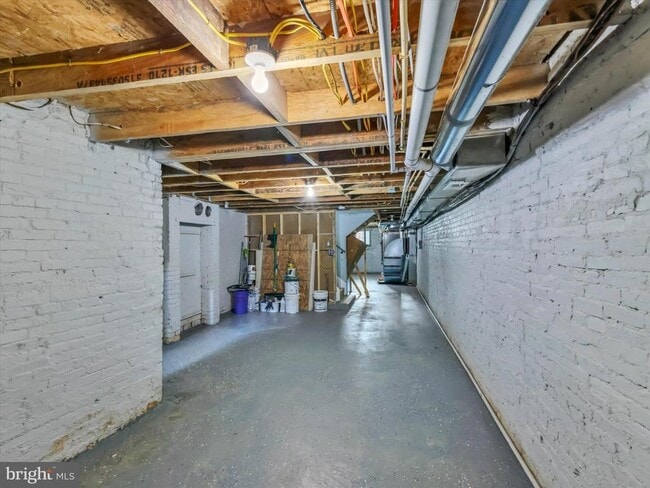 Building Photo - 555 Presstman St
