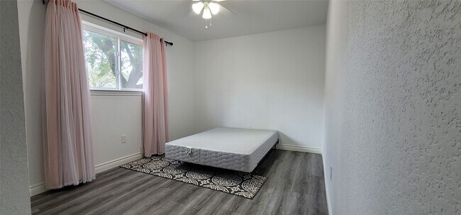 Building Photo - 13810 Overbrook Ln