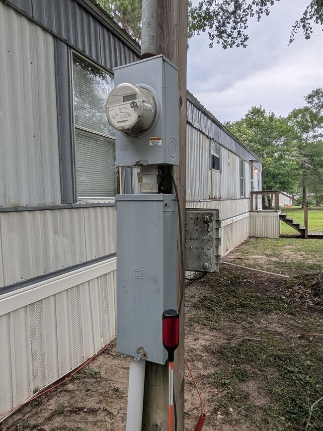 Building Photo - 7988 Hickory Hollow Dr