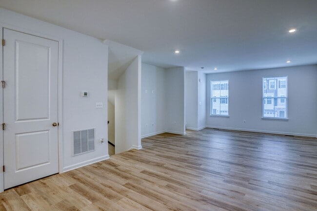 Building Photo - 345 Andrew Ct