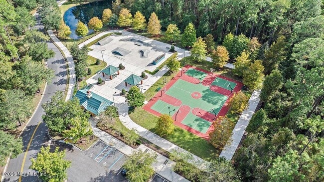 Building Photo - 743 E Dorchester Dr