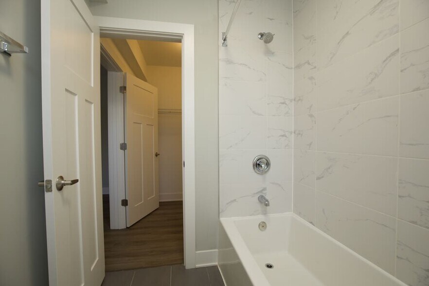 Building Photo - 730 Judson Ave