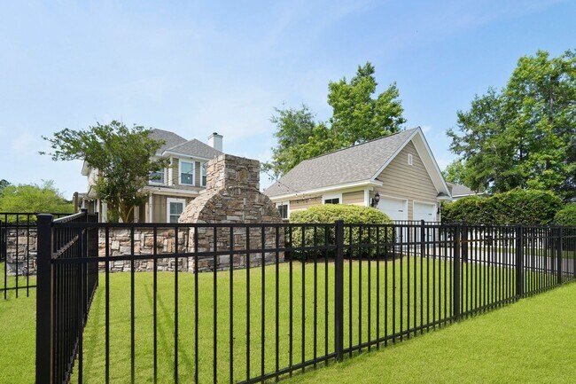Building Photo - 3 Bedroom Dunham Marsh Beauty with Outdoor Fireplace and Resort-Style Community Amenities