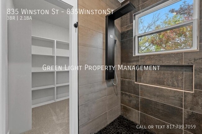 Building Photo - 835 Winston St